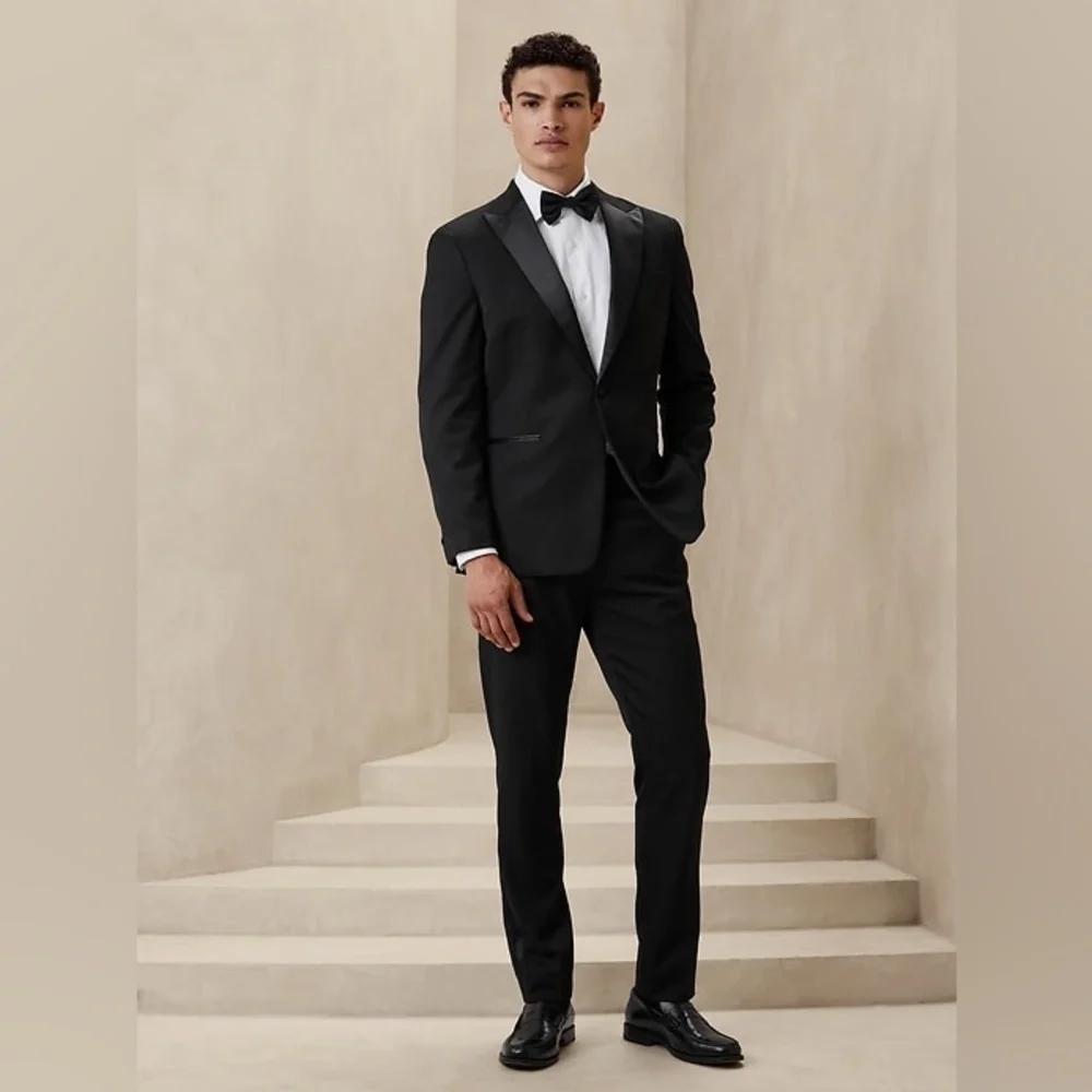 NWT! Banana Republic Men’s Tailored-Fit Tuxedo Suit Jacket - Size 42 SHORT 🎸